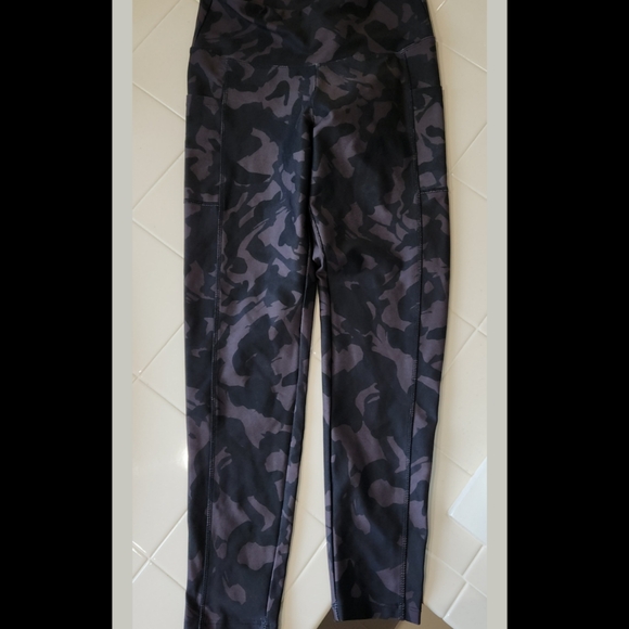 Bali Pants - Bally Total Fitness High Waisted Black / Plum Camo Leggings with Pockets Size M